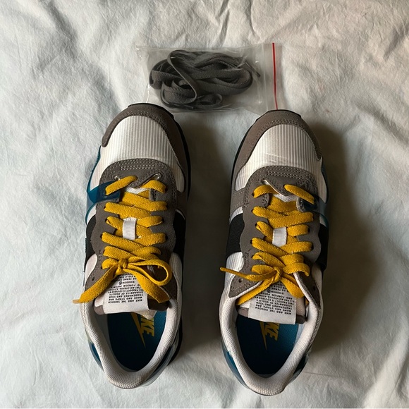 Nike V- Love O.X. - Picture 7 of 7